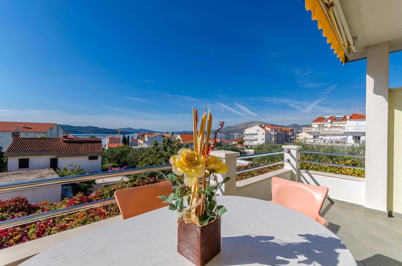 Apartments Palm Tree トロギール エクステリア 写真